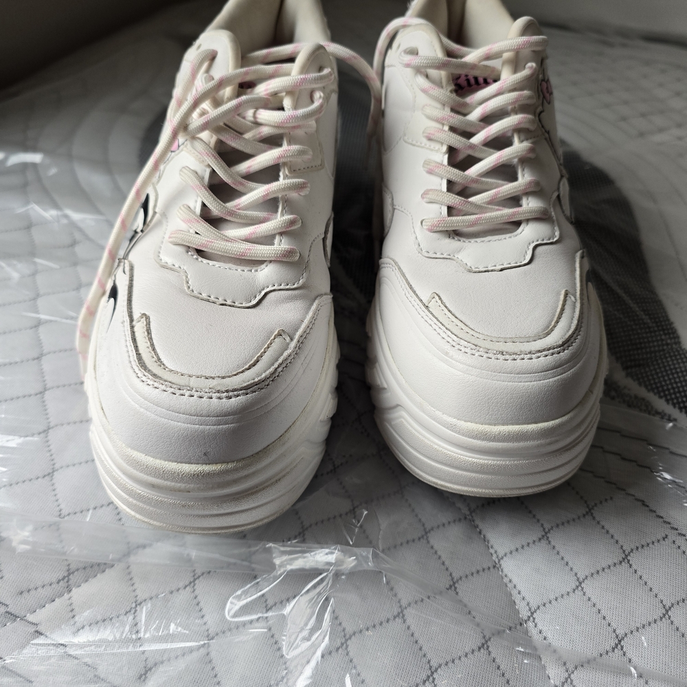 Hello Kitty Platform Sneakers - Picture 4 of 4